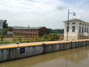 Hydroelectric plant