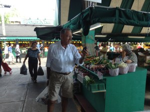 Joe at market‏